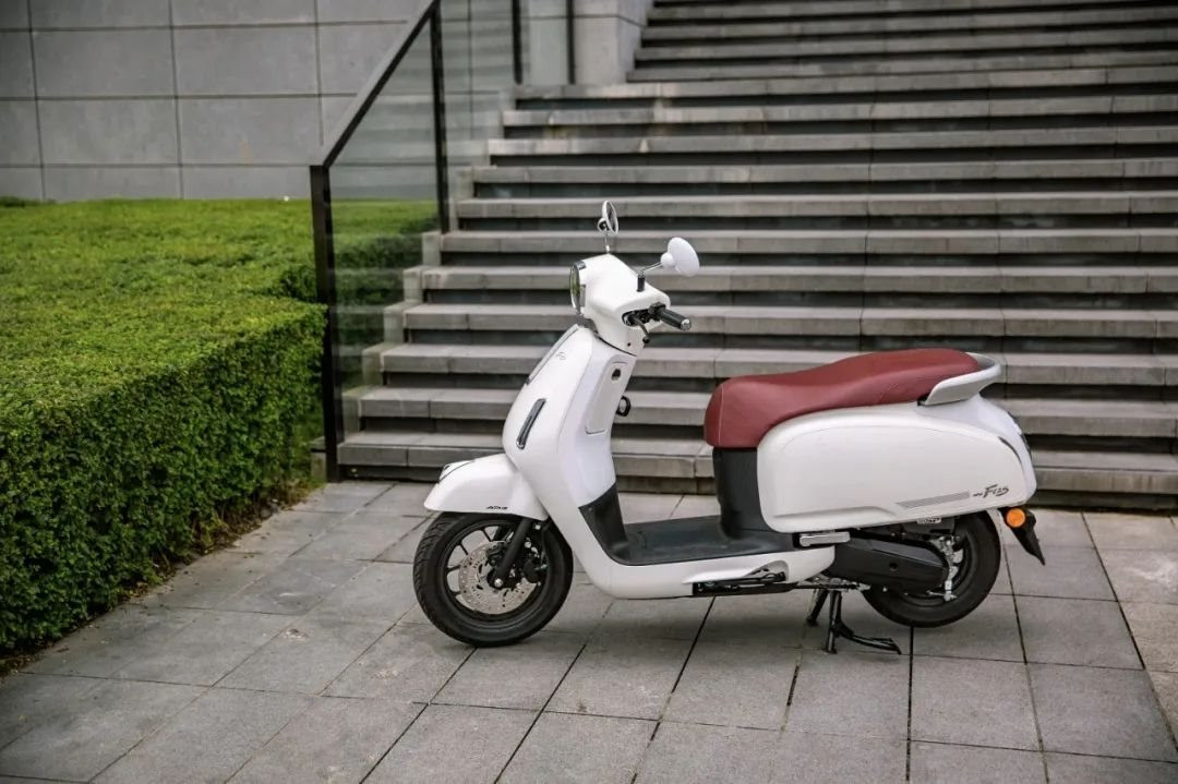 "Tân binh" xe ga 125cc của Honda được bàn giao, giá cực rẻ từ 32 triệu đồng, uống 1,88 lít xăng/100km- Ảnh 2.